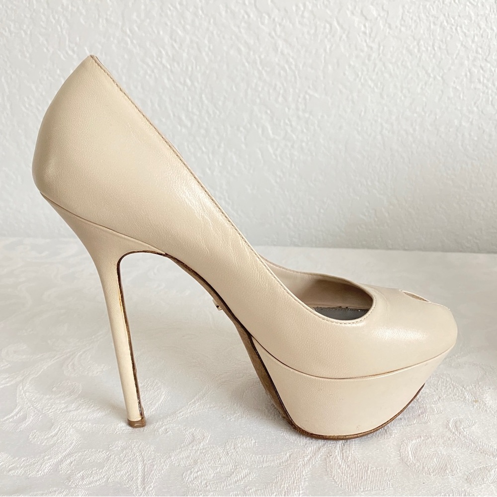 Sergio Rossi Cream Stiletto Heels with Pointed Toe